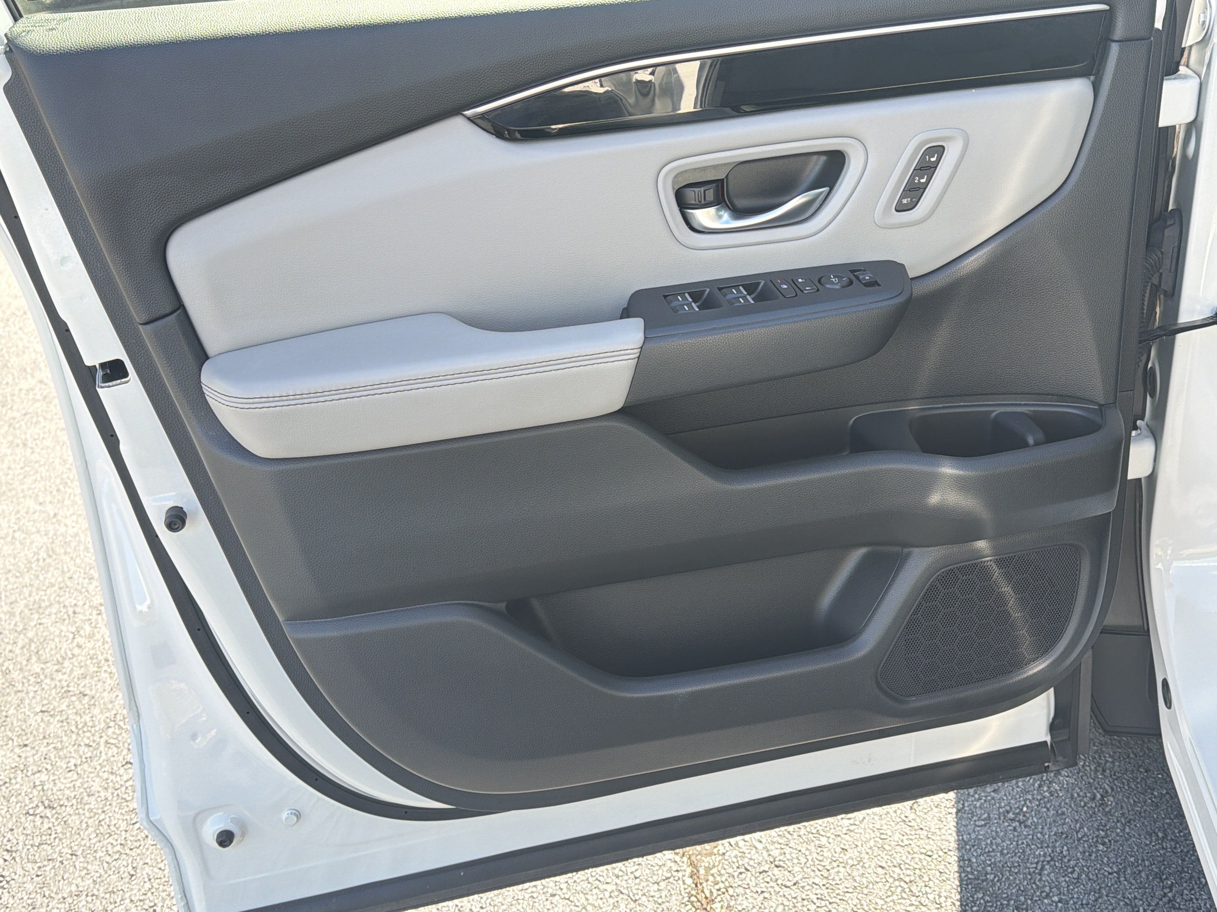 Certified 2025 Honda Pilot Touring image 22