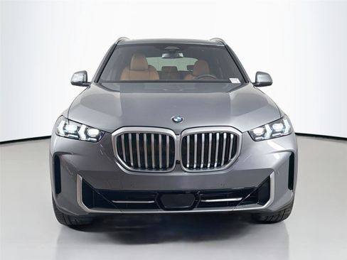 New 2026 BMW X5 xDrive40i w/ Premium Package AWD/4WD image 2