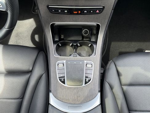 Used 2020 Mercedes-Benz GLC 300 4MATIC image 15