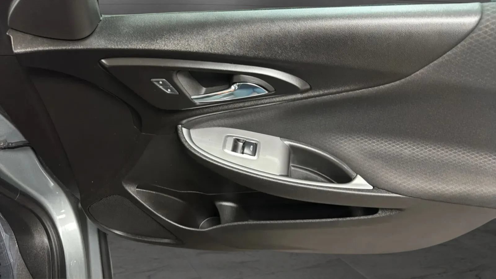 Used 2023 Chevrolet Malibu LT FWD image 18