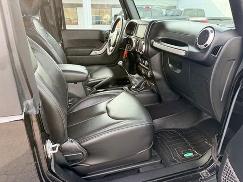 Used 2016 Jeep Wrangler Sahara w/ Trailer Tow Group AWD/4WD image 10