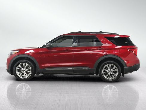 Used 2020 Ford Explorer XLT w/ Equipment Group 202A AWD/4WD image 2
