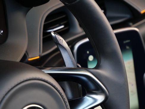 Used 2025 McLaren Artura Spider image 12