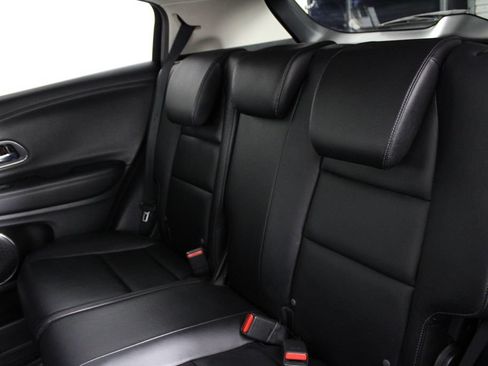 Used 2018 Honda HR-V EX-L image 18