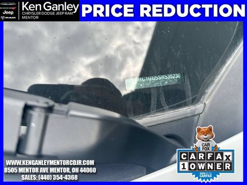 Used 2025 Chrysler Pacifica Limited FWD image 28