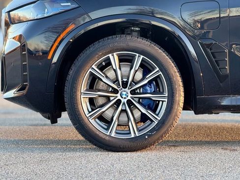 New 2026 BMW X5 xDrive50e image 2