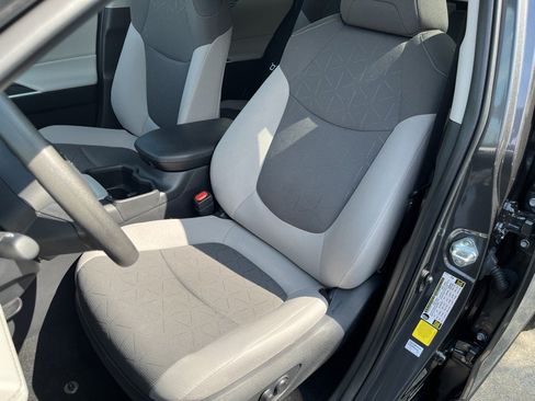 Used 2025 Toyota RAV4 XLE w/ Convenience Package FWD image 25