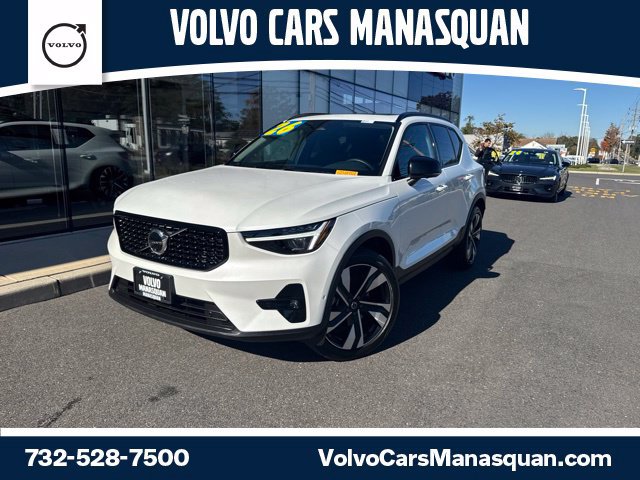 Used 2026 Volvo XC40 B5 Plus AWD/4WD image 1