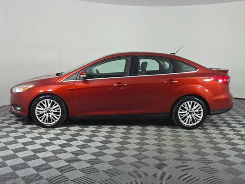 Used 2018 Ford Focus Titanium FWD image 4
