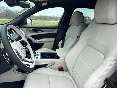 New 2026 Jaguar F-PACE R-Dynamic S image 12