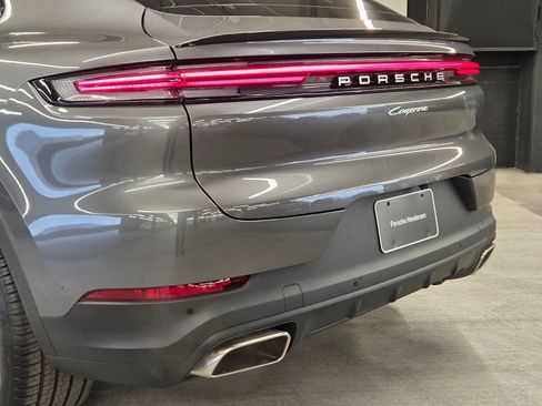 New 2026 Porsche Cayenne Coupe AWD/4WD image 8