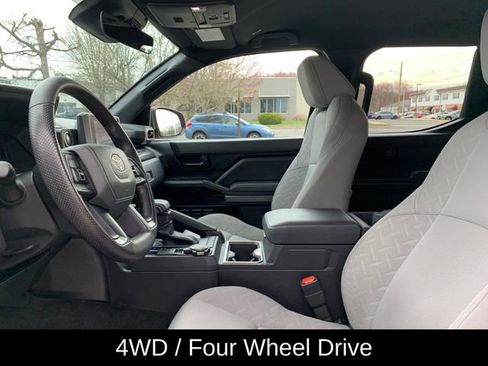 Used 2025 Toyota Tacoma SR5 AWD/4WD image 14