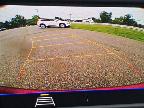 Used 2020 Chevrolet Equinox LT FWD image 3