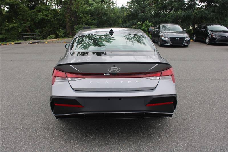 Used 2026 Hyundai Elantra Sport FWD image 7