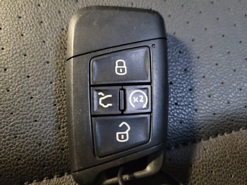 Used 2024 Volkswagen Jetta SE FWD image 32