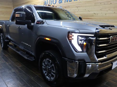 Used 2025 GMC Sierra 2500 SLT w/ SLT Convenience Package AWD/4WD image 2
