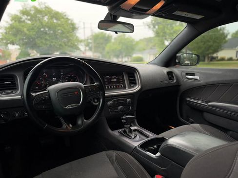 Used 2020 Dodge Charger SXT w/ Blacktop Package RWD image 10