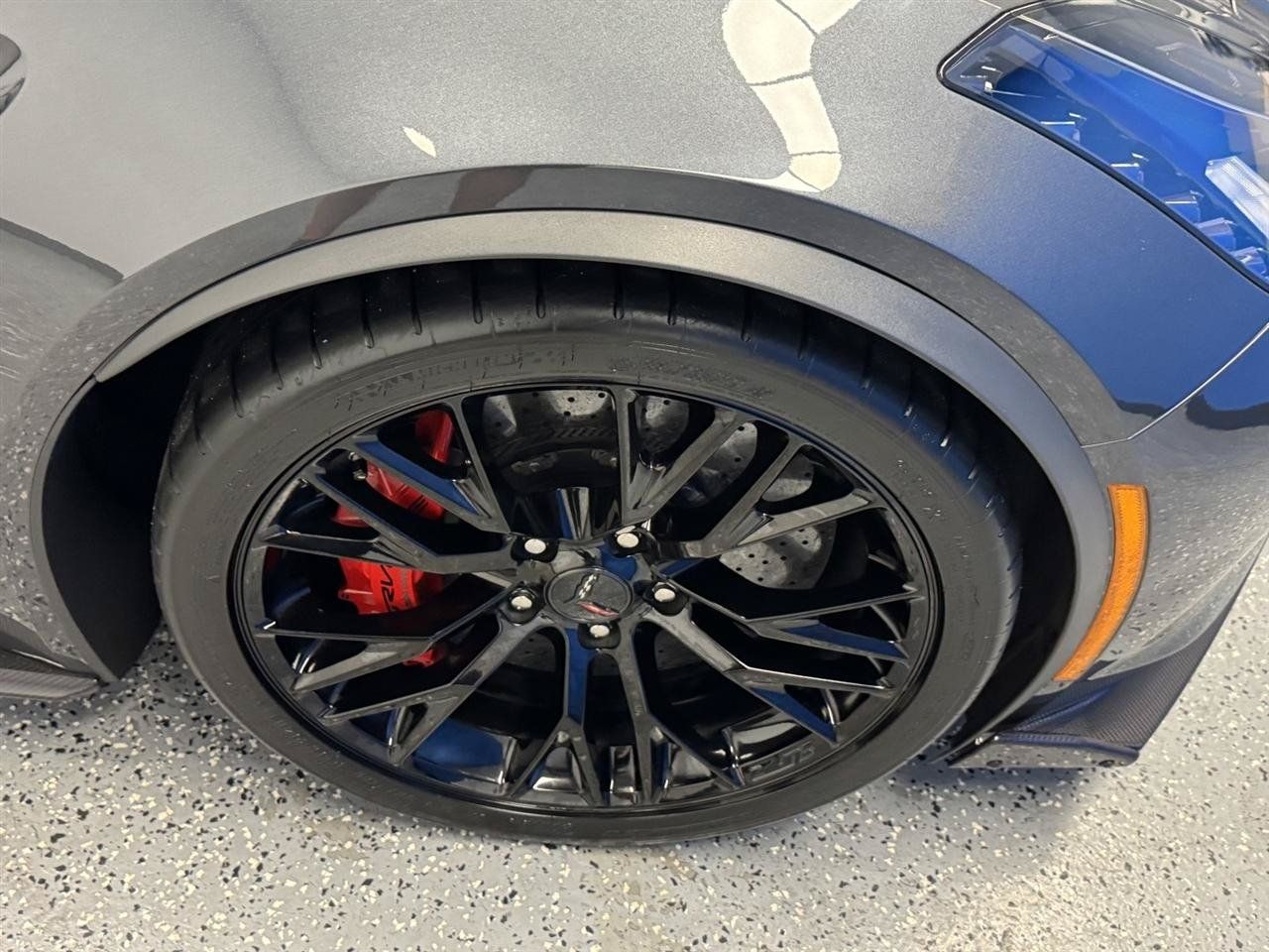 Used 2017 Chevrolet Corvette Z06 w/ Z07 Performance Package RWD image 31