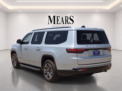 Used 2024 Jeep Wagoneer L Series II w/ Flexible Seating Group