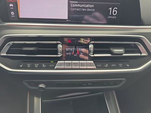 Used 2020 BMW X5 xDrive40i w/ M Sport Package image 43