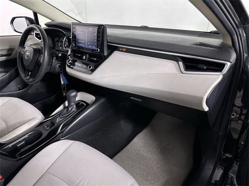 Used 2022 Toyota Corolla LE image 30