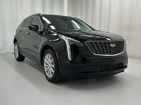 Used 2023 Cadillac XT4 Luxury w/ Cold Weather Package AWD/4WD image 1
