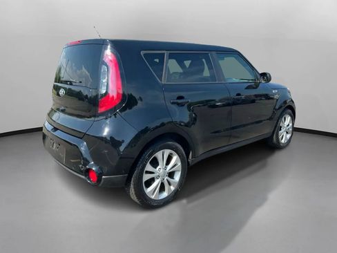Used 2016 Kia Soul + FWD image 5