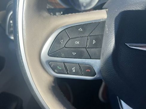 Used 2021 Chrysler Pacifica Limited AWD/4WD image 8