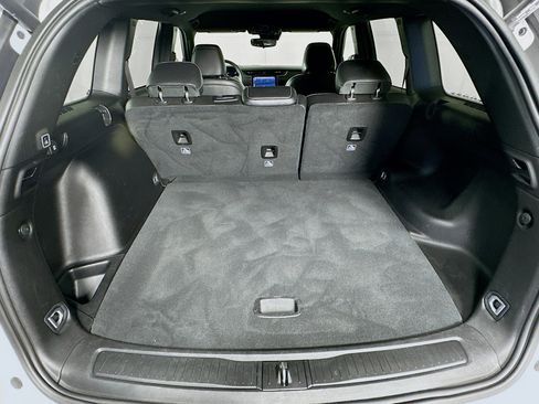 Used 2024 Jeep Grand Cherokee Limited w/ Black Appearance Package image 27