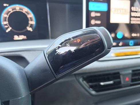 Used 2025 Volkswagen Tiguan S FWD image 33