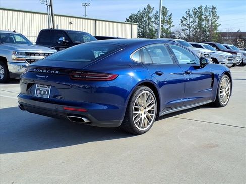 Used 2020 Porsche Panamera image 7