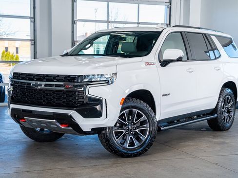 Used 2021 Chevrolet Tahoe Z71 w/ Luxury Package image 2