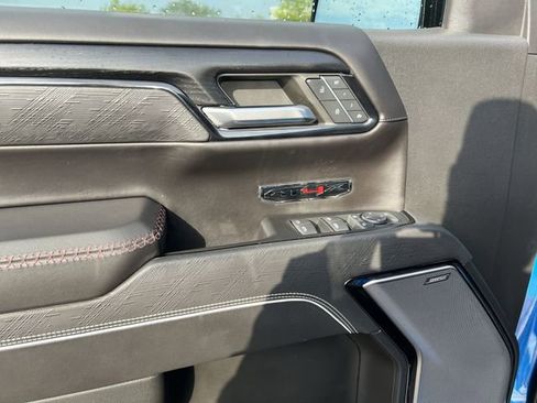 Used 2023 GMC Sierra 1500 AT4X image 11