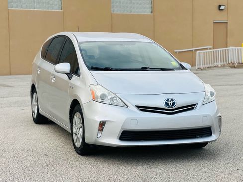 Used 2012 Toyota Prius V Three image 1