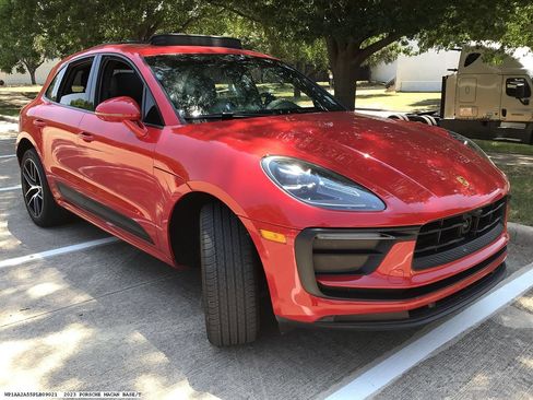 Used 2023 Porsche Macan AWD/4WD image 4