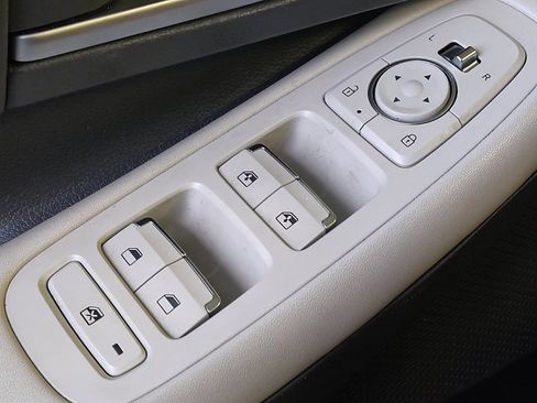 Used 2025 Hyundai Sonata SEL FWD image 27