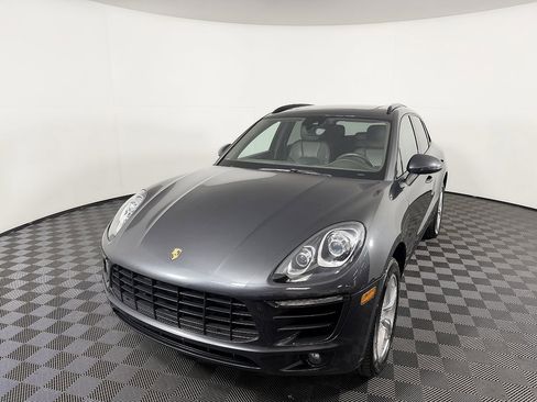 Used 2017 Porsche Macan AWD/4WD image 3