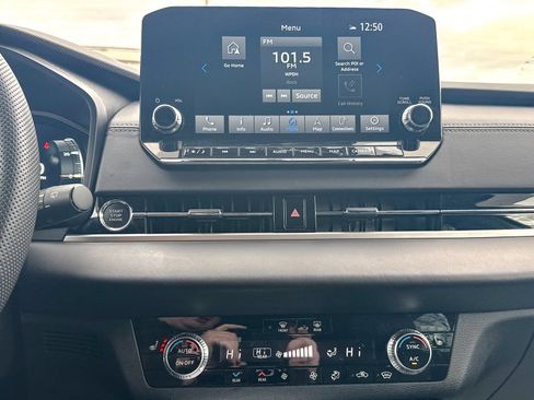 Used 2023 Mitsubishi Outlander SEL image 28