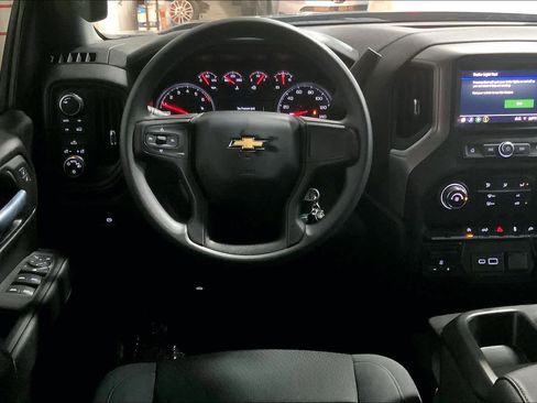 Used 2021 Chevrolet Silverado 1500 Custom image 5