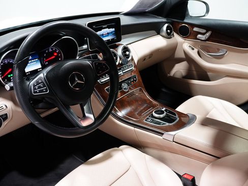 Used 2018 Mercedes-Benz C 300 Sedan image 11