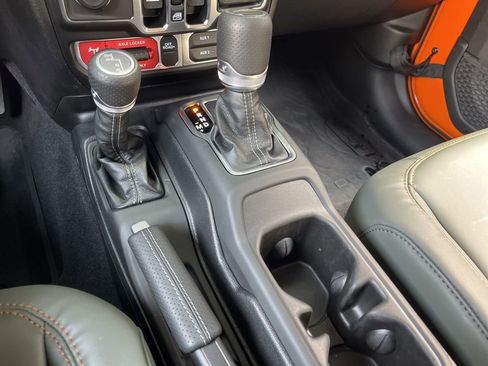 Used 2025 Jeep Gladiator Mojave w/ Convenience Group image 47