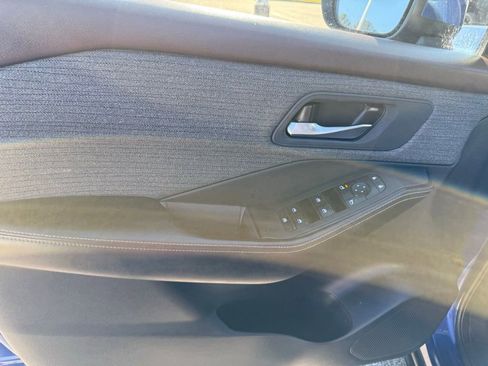 Used 2021 Nissan Rogue SV image 10