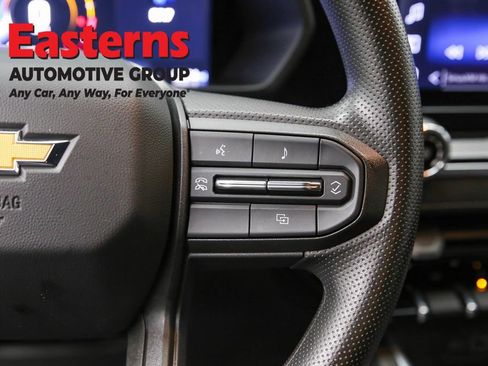 Used 2024 Chevrolet Colorado W/T w/ Technology Package RWD image 16