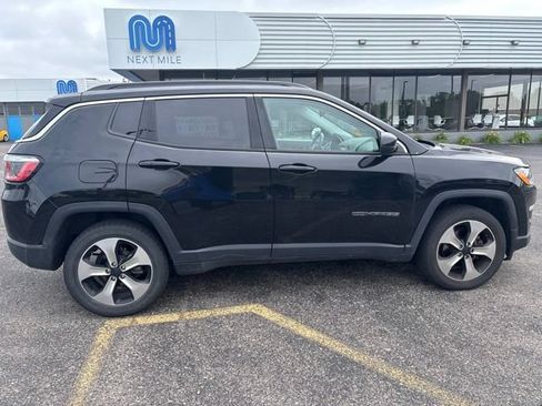 Used 2018 Jeep Compass Latitude w/ Popular Equipment Group AWD/4WD image 6