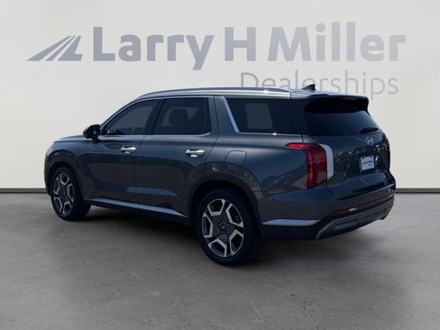 Used 2024 Hyundai Palisade SEL FWD image 3