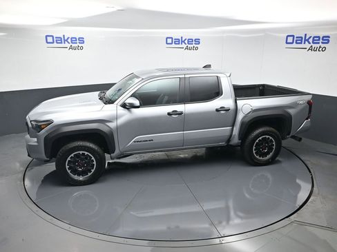 Used 2025 Toyota Tacoma TRD Off-Road AWD/4WD image 49