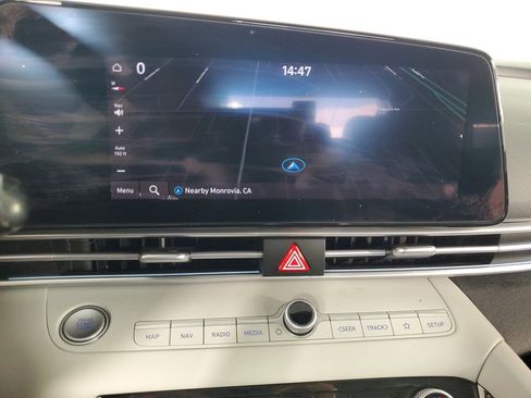 Used 2023 Hyundai Elantra Limited FWD image 21