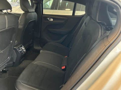Used 2023 Volvo C40 P8 Recharge Ultimate AWD/4WD image 5