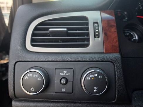 Used 2012 Chevrolet Avalanche LT w/ All-Star Edition AWD/4WD image 21
