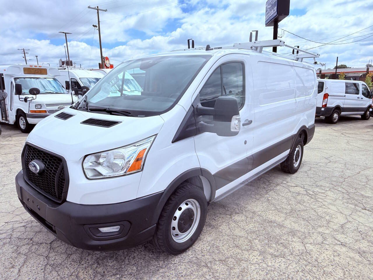 Used 2023 Ford Transit 250 Low Roof w/ Load Area Protection Package RWD image 5